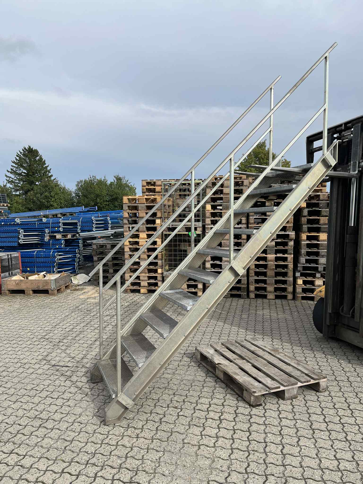 Ståltrappe galvaniseret BRUGT